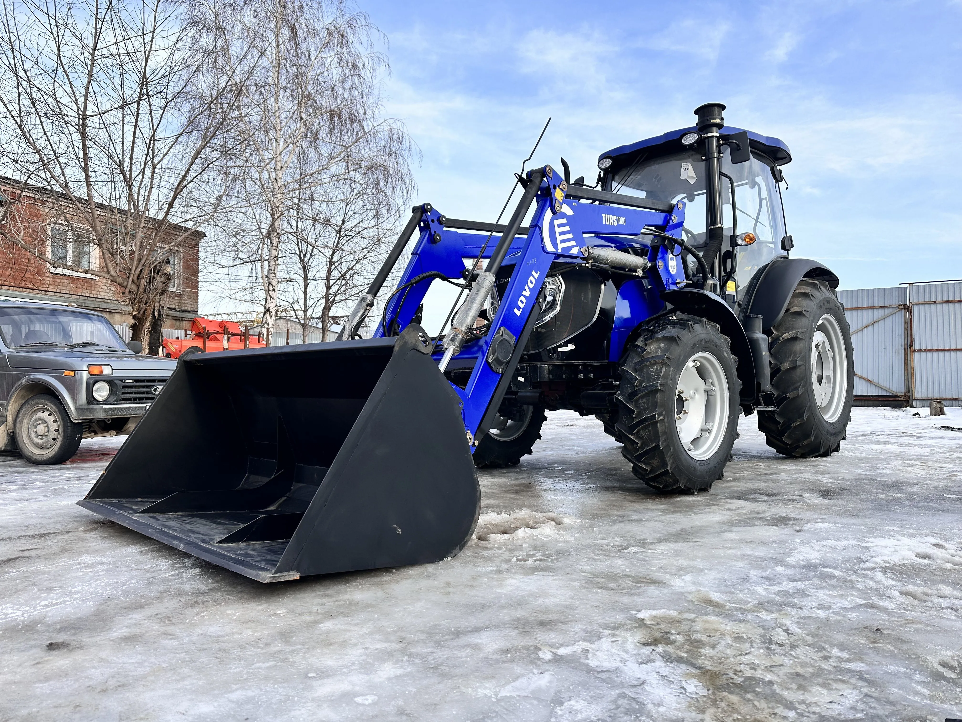 Фронтальный погрузчик TURS-1000 для Lovol TH-804