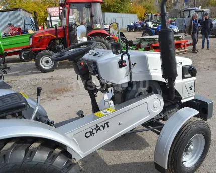 Трактор Трактор СКАУТ Т-220B 
